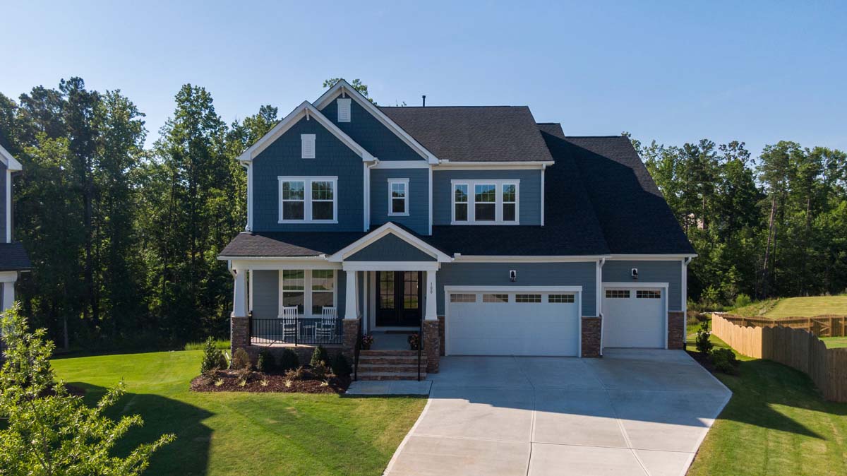 Larger property with extra garage space